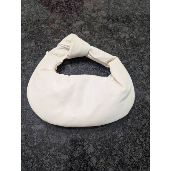 Melie Bianco Alexandra‎ Top Knot Handle Bag Cream phone purse puffer - Picture 1 of 5